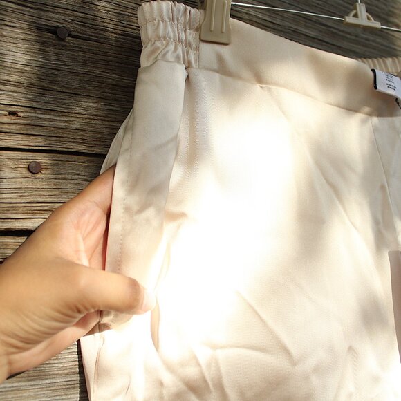 'Sincerely Jules' NWT beige satin jogger pants - Picture 2 of 8